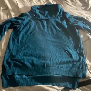 Teal blue knit loose turtleneck sweater, M. Excellent condition.